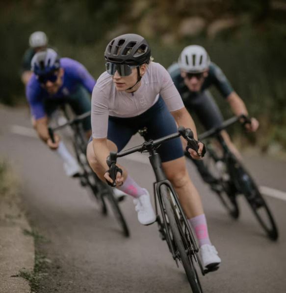 Van Rysel uno de los mejores cascos de ciclismo barato y bueno en Decathlon